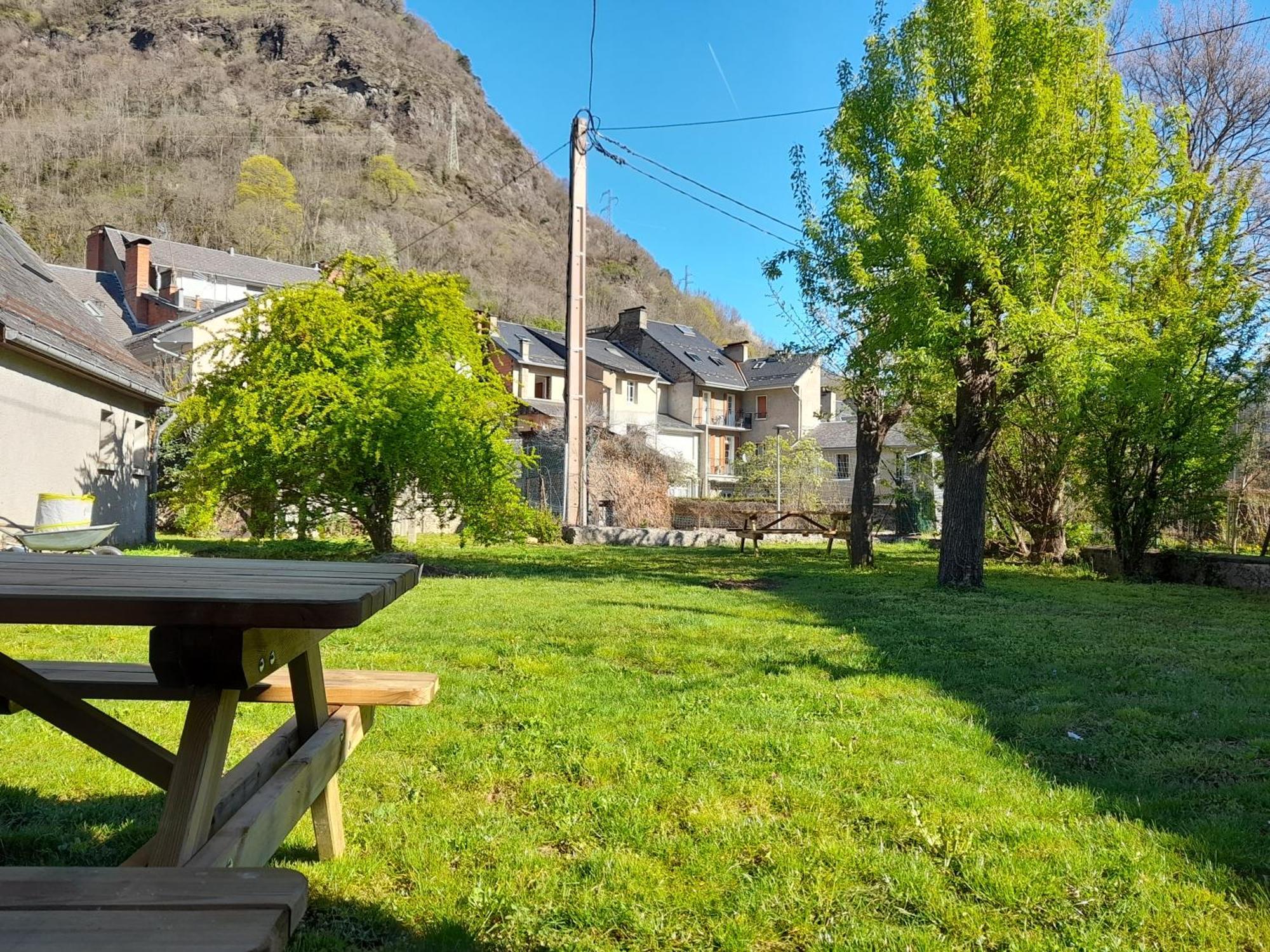 T3 Neuf 65M2 5 Personnes Avec Jardin Au Calme, Menage Inclus, Local Velo Apartamento Bagnères-de-Luchon Exterior foto